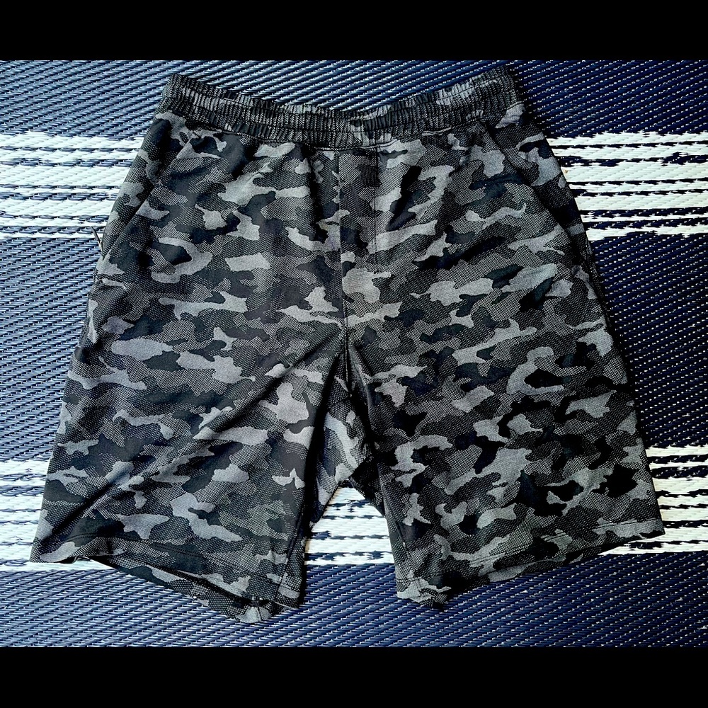 Lululemon NWOT Pacebreaker Shorts with liner (Medium)